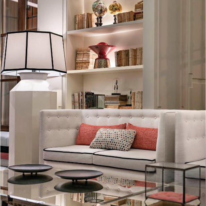 detalle de la zona living en la recepcion del hotel vincci molviedro, decoracion con encanto